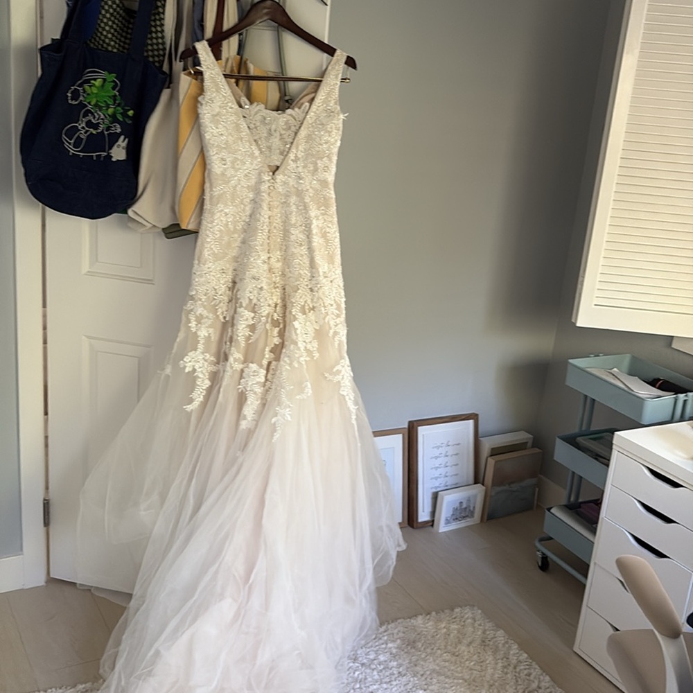 Must go! Anthropologie BHLDN Wedding Dress!! - Picture 3 of 5